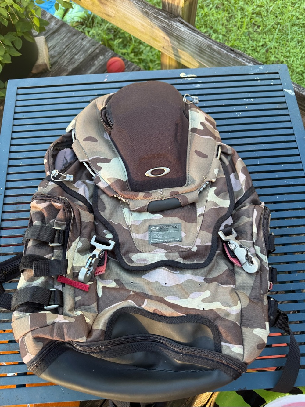 Oakley Men's Camouflage Tactical Backpack - Brown/Green